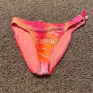 NWT dippin daisys bikini bottom size S tie dye